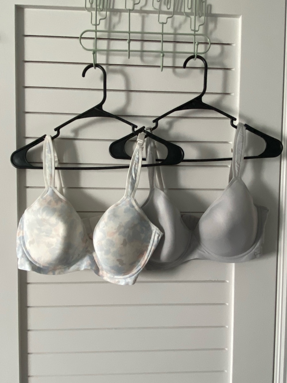 Jessica Simpson Wired T-shirt Bra Set Size 40C Floral and Solid Print